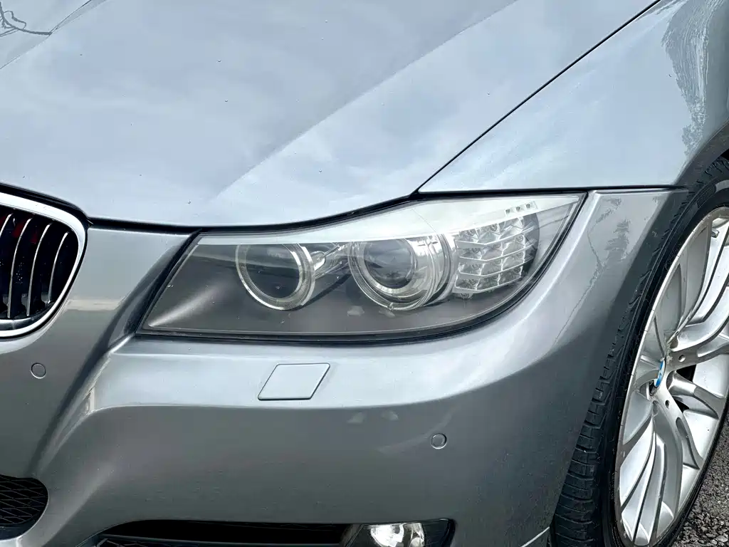 BMW 3 Series 2009 — фото 12