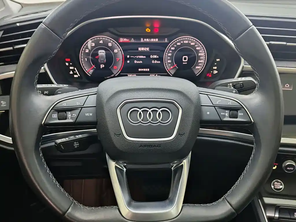 Audi Q3 2022 — фото 12