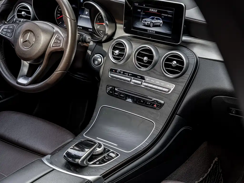 Mercedes-Benz GLC 2017 — фото 10