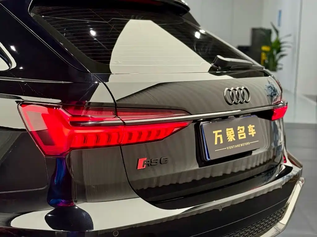 Audi RS 6 2025 — фото 12