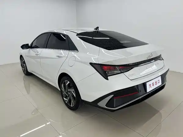 Hyundai Elantra 2023