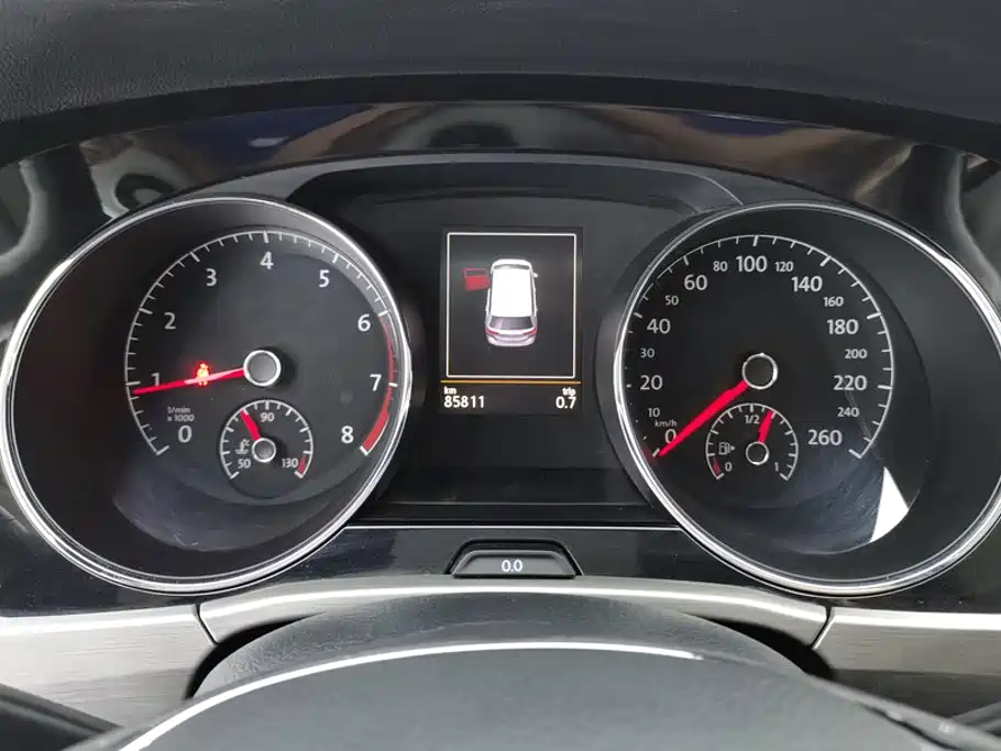 Volkswagen Touran 2017 — фото 14