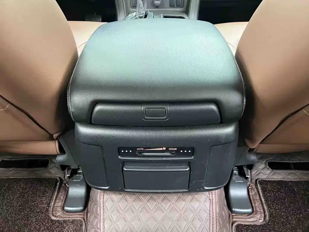 Nissan Patrol 2018 — фото 13