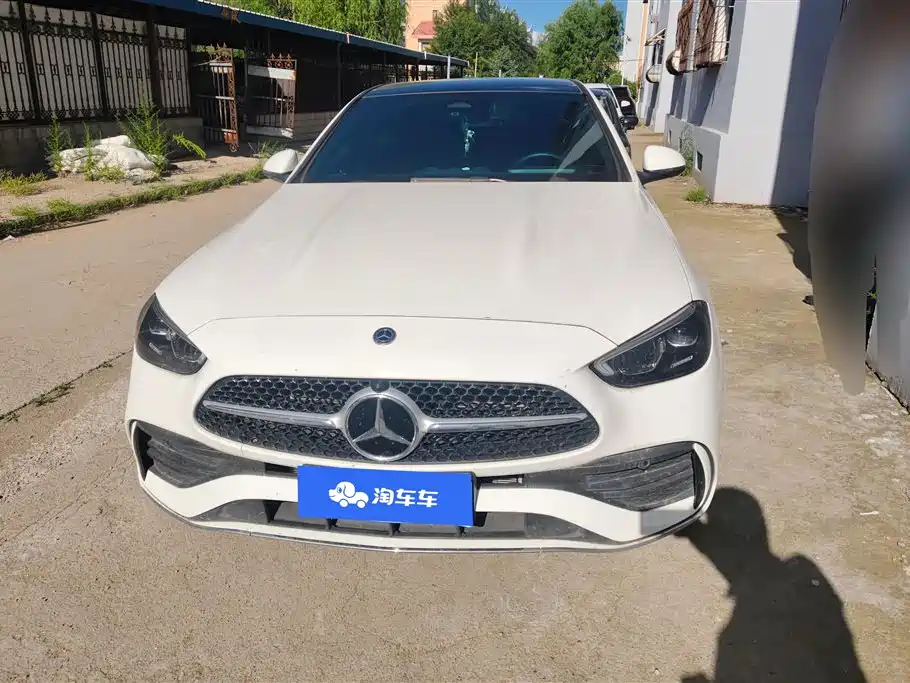 Mercedes-Benz C-Class 2024