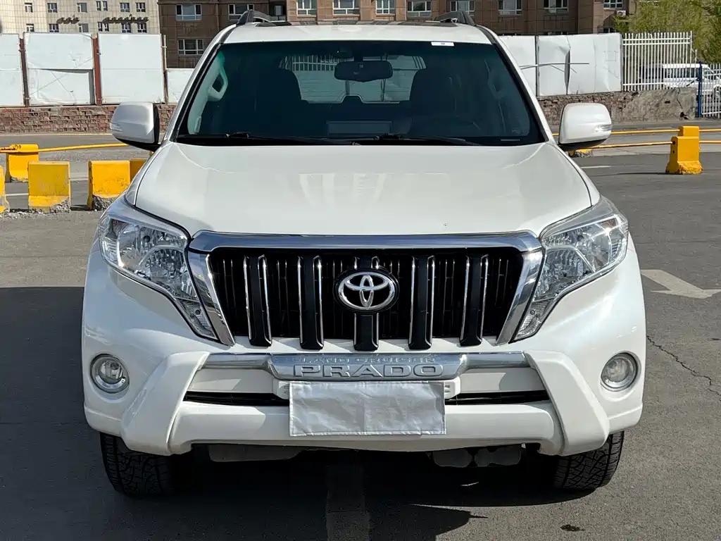 Toyota Prado 2015 — фото 2