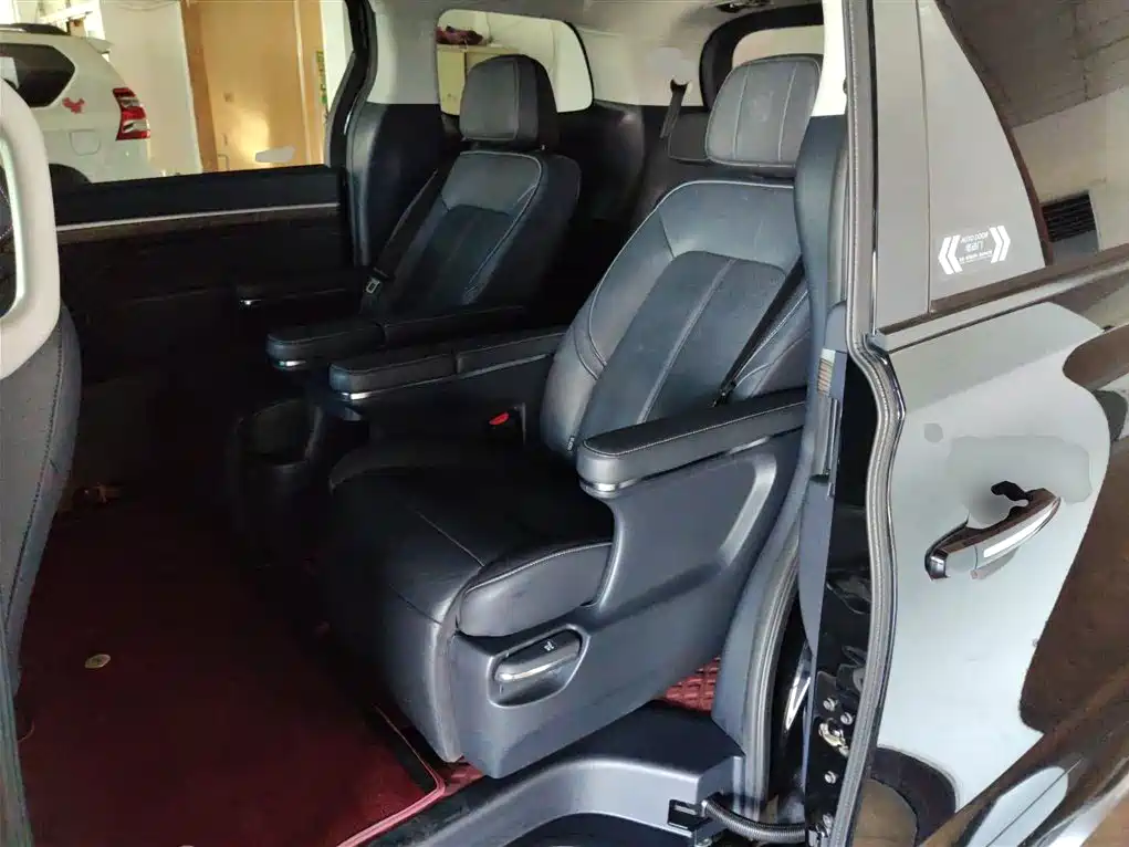 GAC Motor Trumpchi M8 2021 — фото 13
