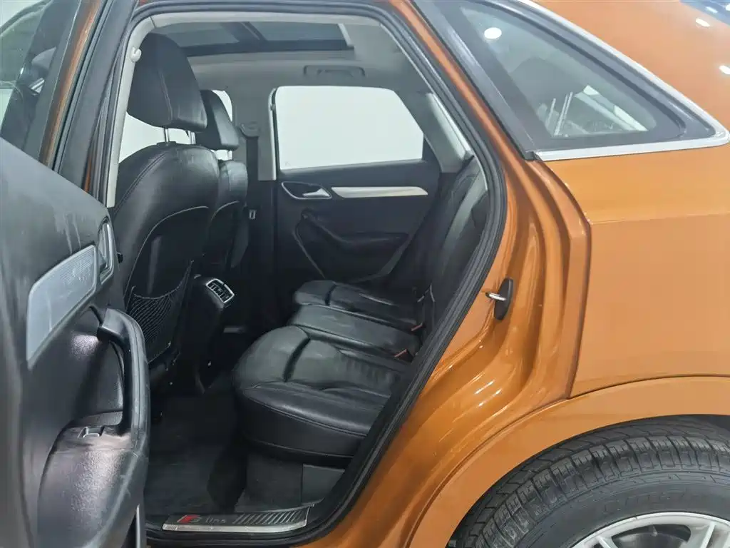 Audi Q3 2015 — фото 15