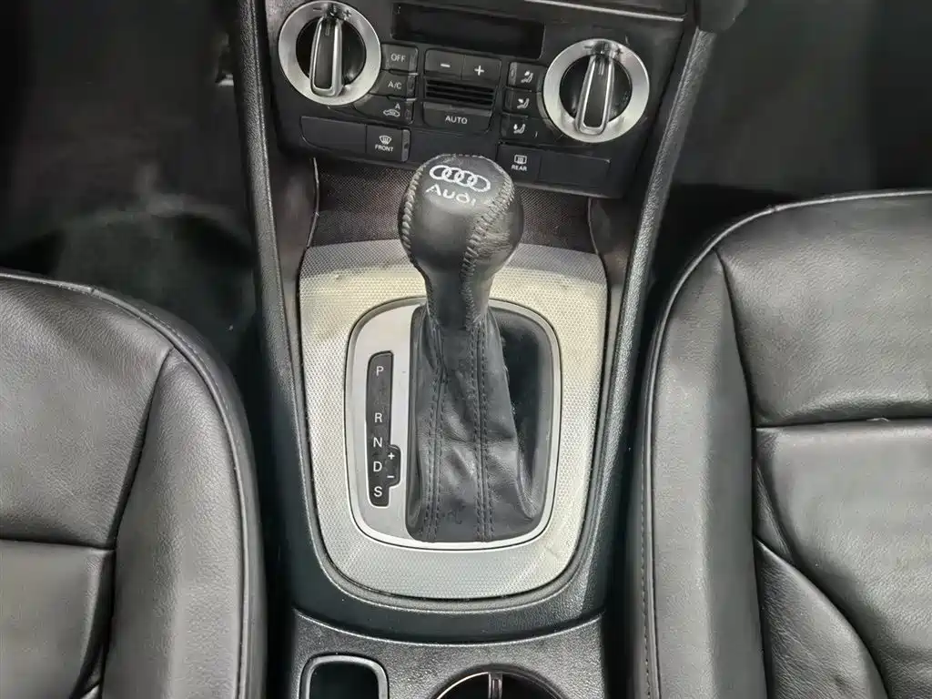 Audi Q3 2015 — фото 13