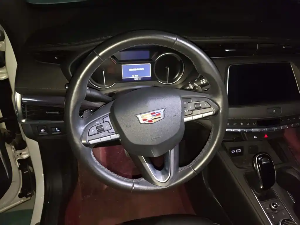 Cadillac XT4 2021 — фото 11