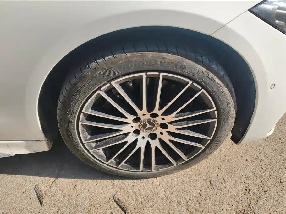 Mercedes-Benz C-Class 2024