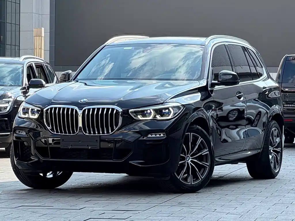 BMW X5 2021 — фото 1