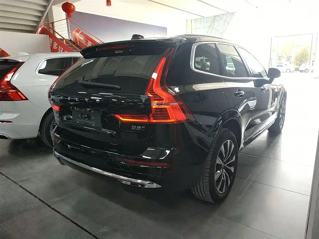 Volvo XC60 2024 — фото 5