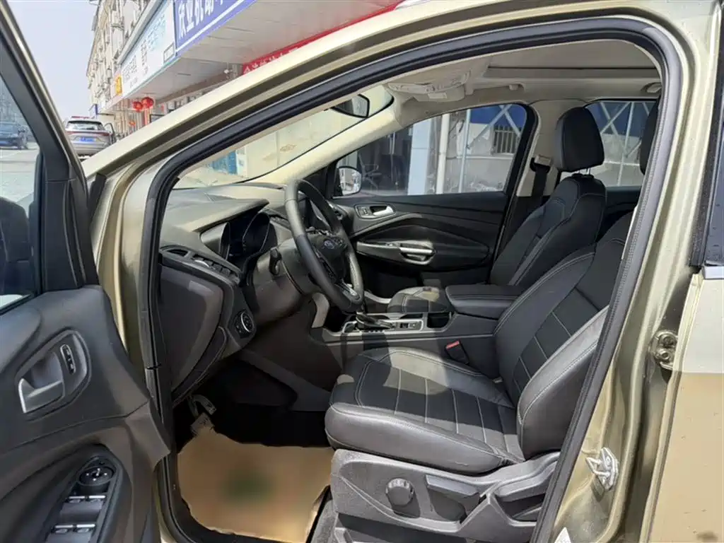 Ford Kuga 2018 — фото 15