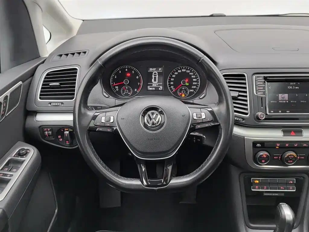 Volkswagen Sharan 2017 — фото 11