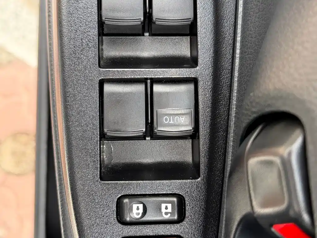 Toyota Yaris L 2022 — фото 13