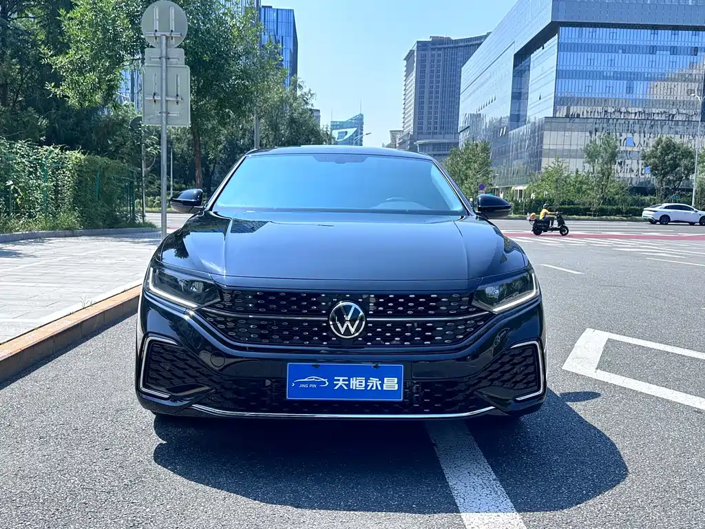 Volkswagen Passat 2025