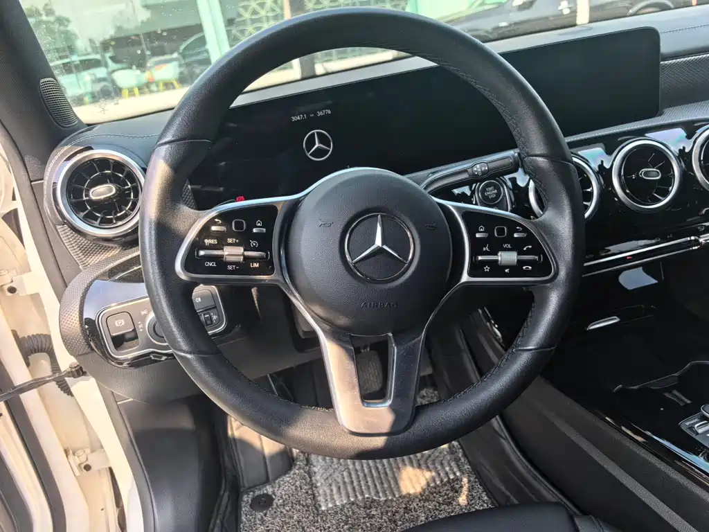 Mercedes-Benz A-Class 2021 — фото 10