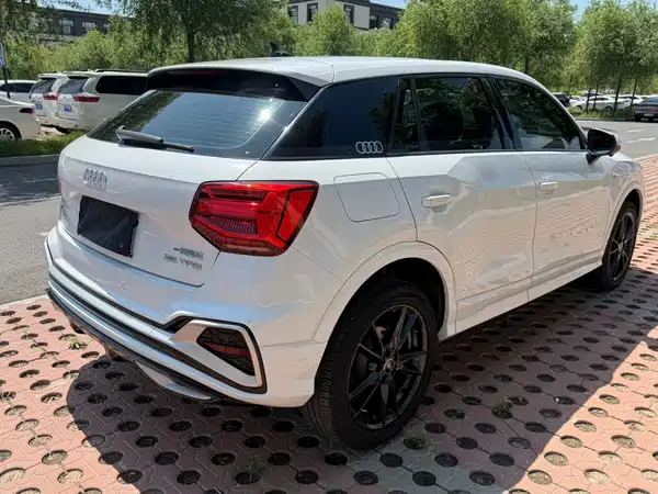 Audi Q2L 2022