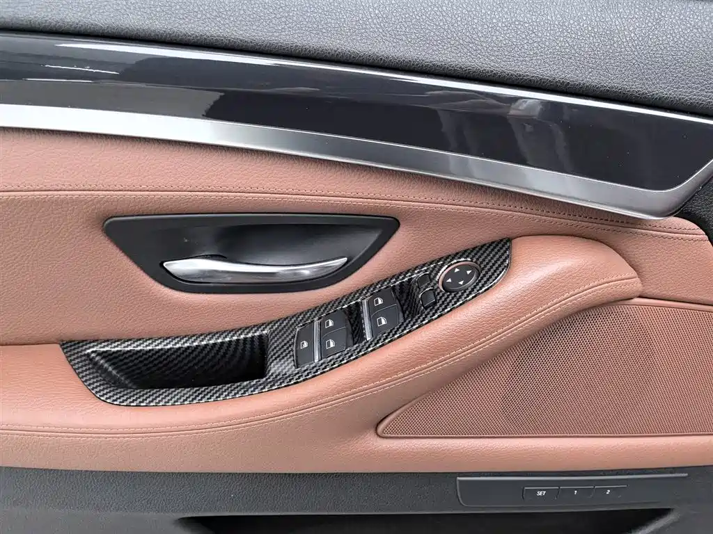 BMW 5 Series 2016 — фото 9