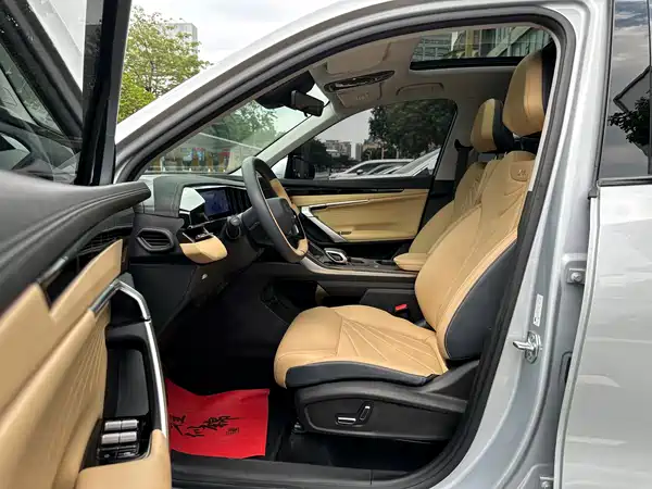 Geely Boyue L 2024