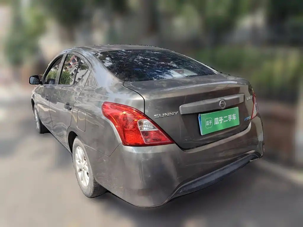 Nissan Sunny 2015 — фото 25