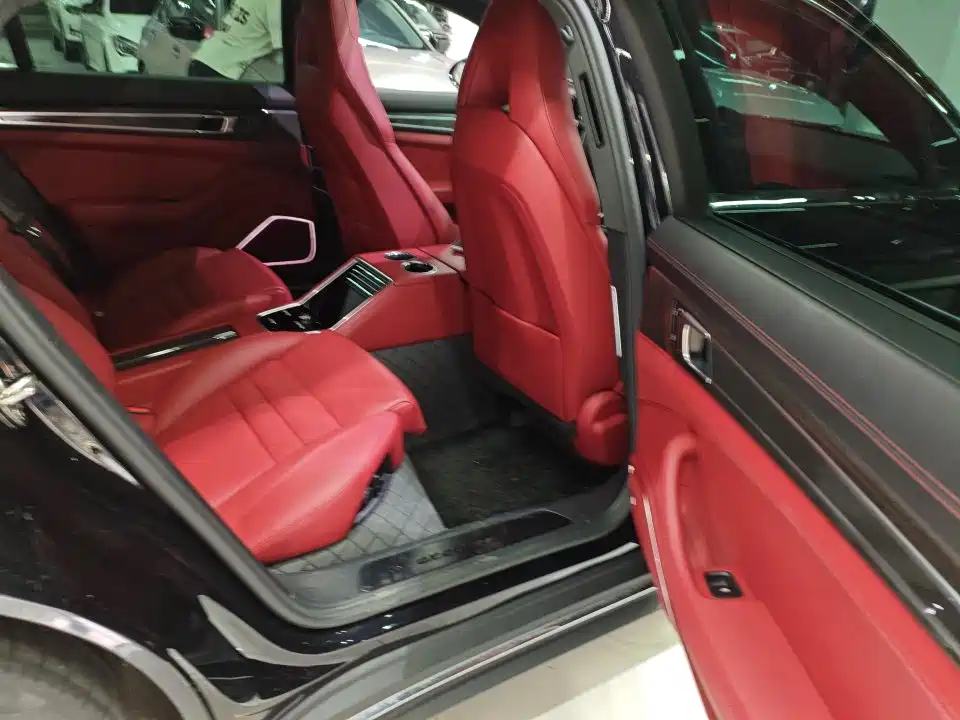 Porsche Panamera 2023