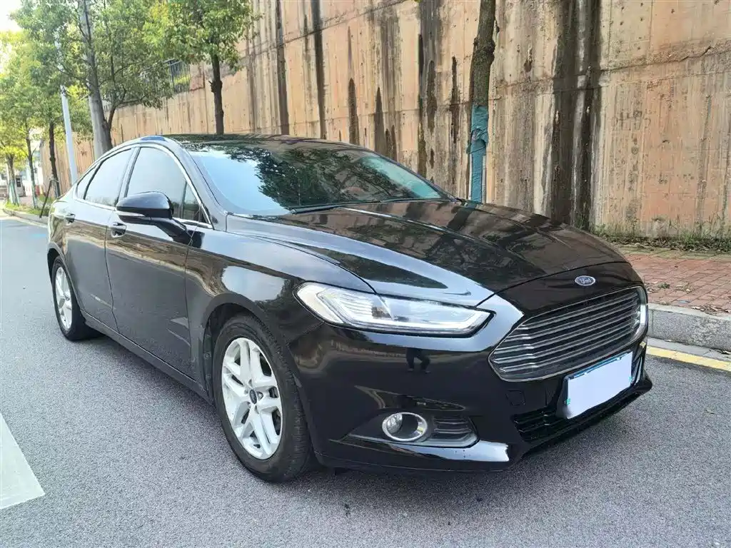 Ford Mondeo 2015 — фото 24