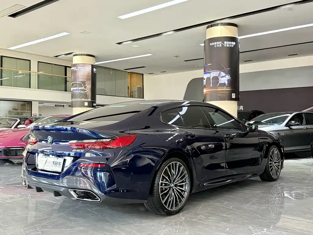 BMW 8 Series 2020 — фото 16