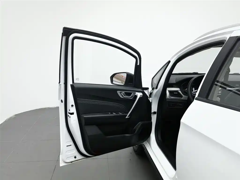 Geely Vision X3 2020 — фото 8