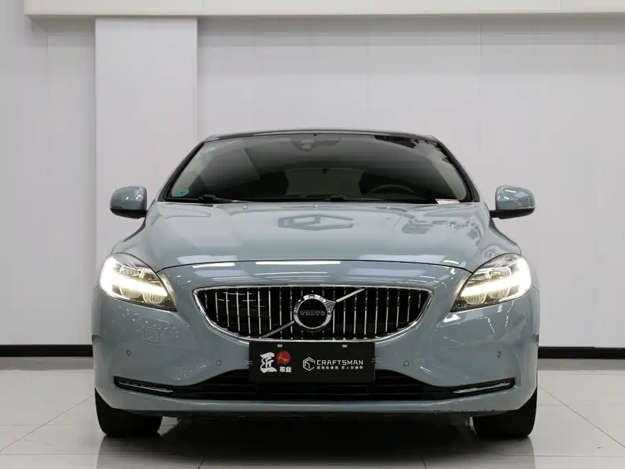 Volvo V40 2018 — фото 18
