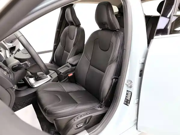 Volvo V40 2018