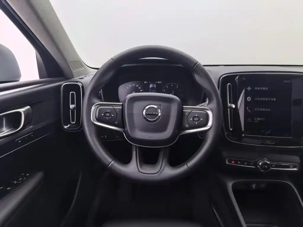 Volvo XC40 2018 — фото 14