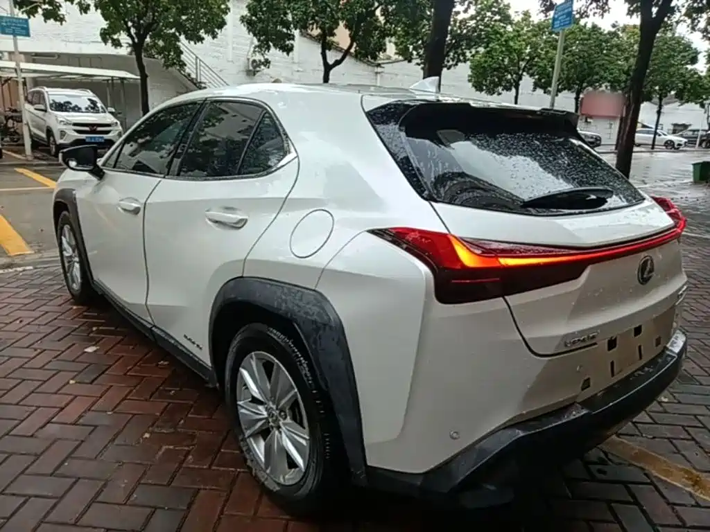 Lexus UX 2020 — фото 5