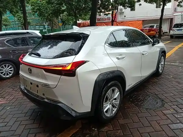 Lexus UX 2020