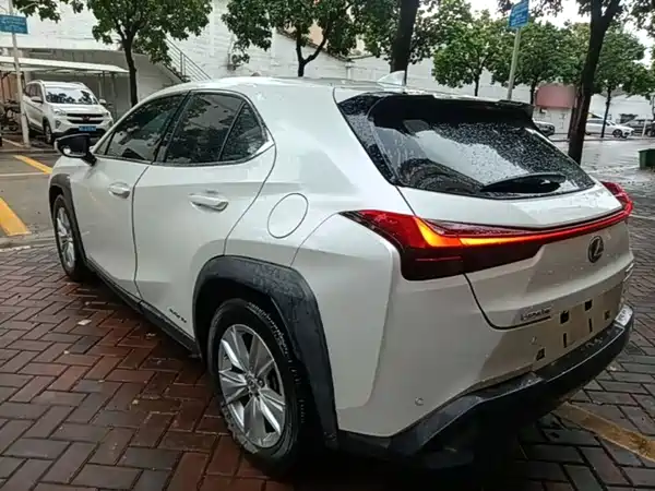 Lexus UX 2020