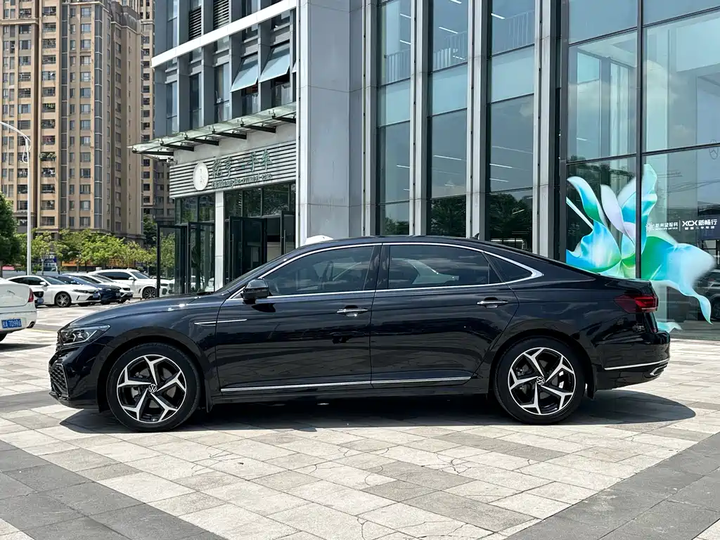 Volkswagen Passat 2024
