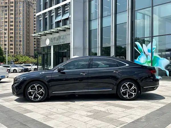 Volkswagen Passat 2024