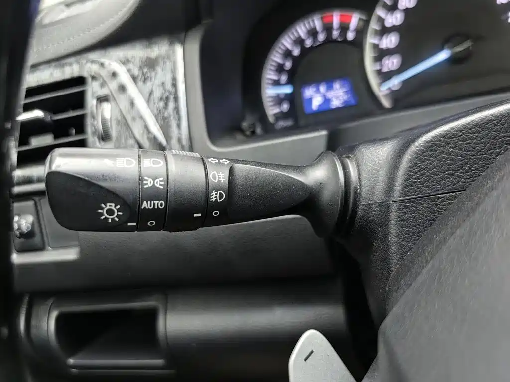 Toyota Camry 2014 — фото 21