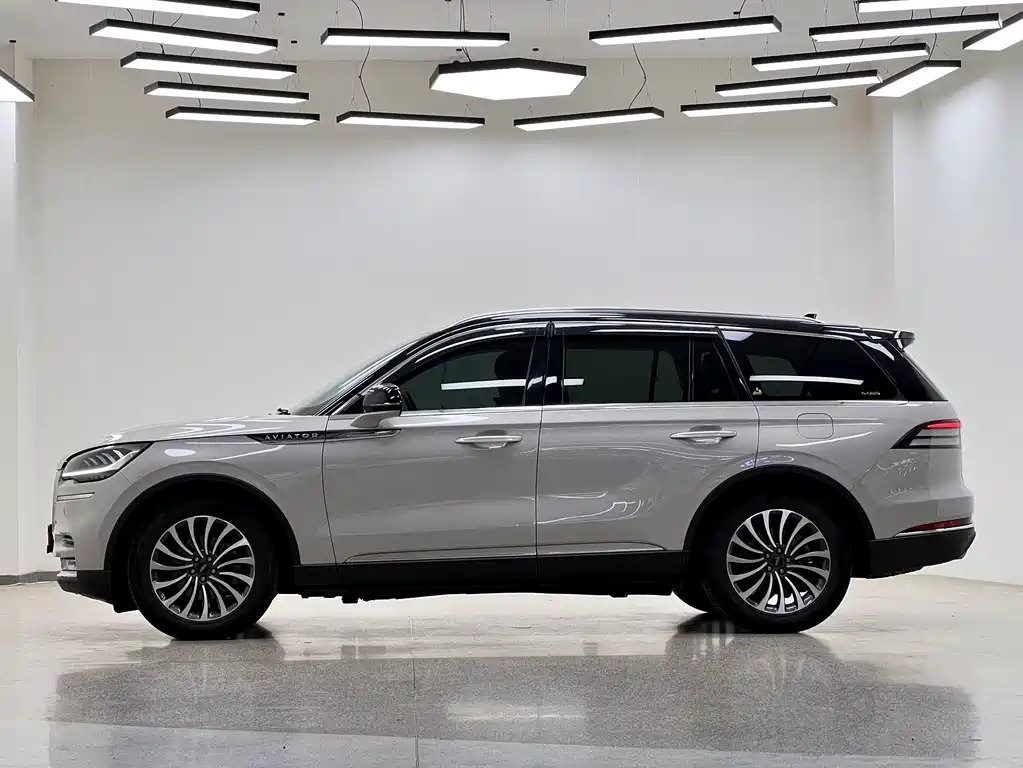 Lincoln Aviator 2021 — фото 4