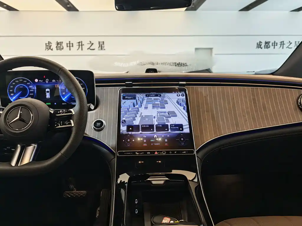 Mercedes-Benz EQE SUV 2025 — фото 12