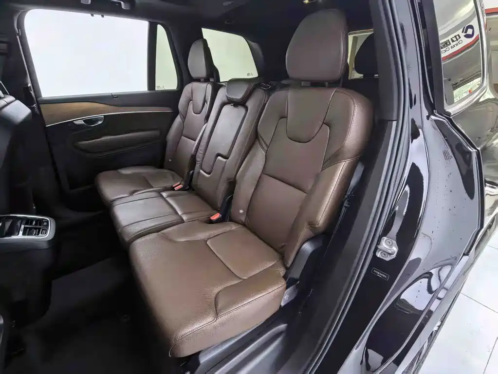 Volvo XC90 2020 — фото 10
