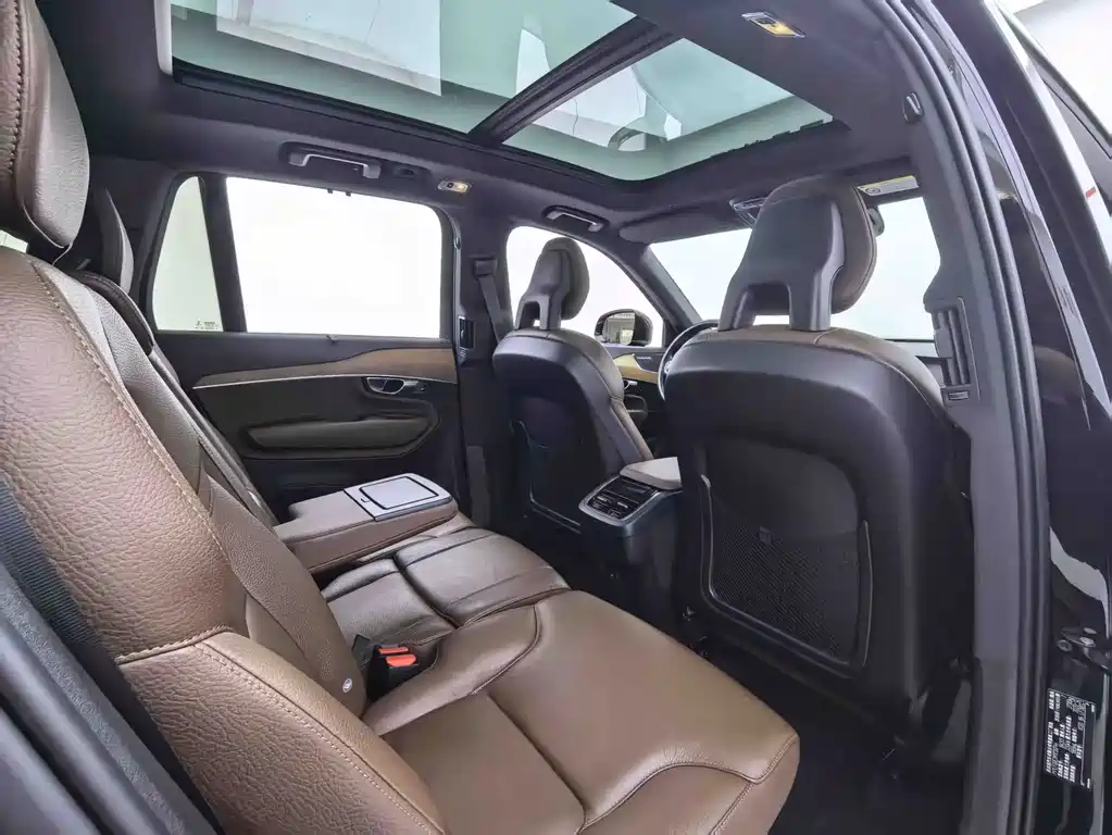 Volvo XC90 2020 — фото 15