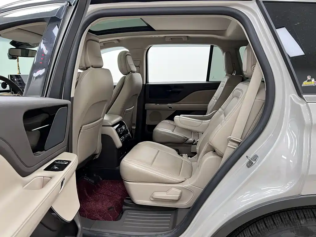 Lincoln Aviator 2021 — фото 16