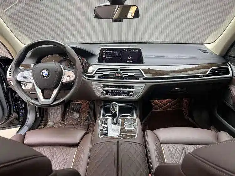 BMW 7 Series 2019 — фото 17