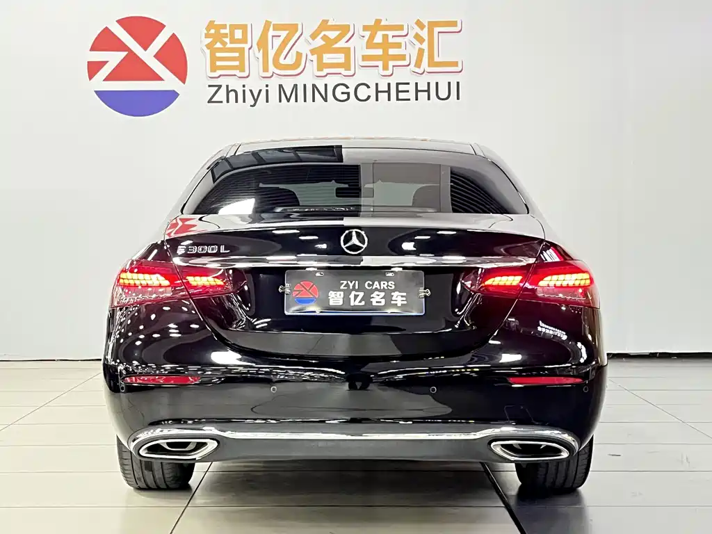 Mercedes-Benz E-Class 2023 — фото 11