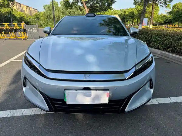 BYD Han L 2025