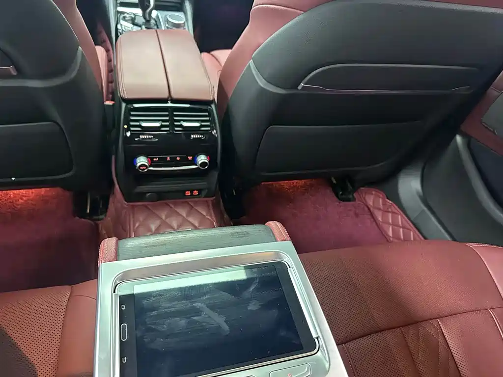 BMW 5 Series 2021 — фото 12
