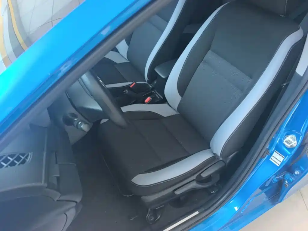 Toyota Yaris L 2021 — фото 15
