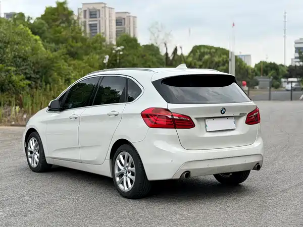 BMW 2 Series Station Wagon 2017
