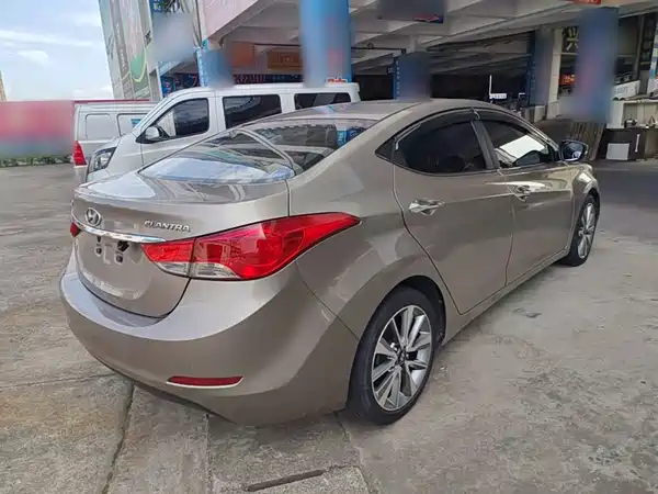 Hyundai Elantra Langdong 2015